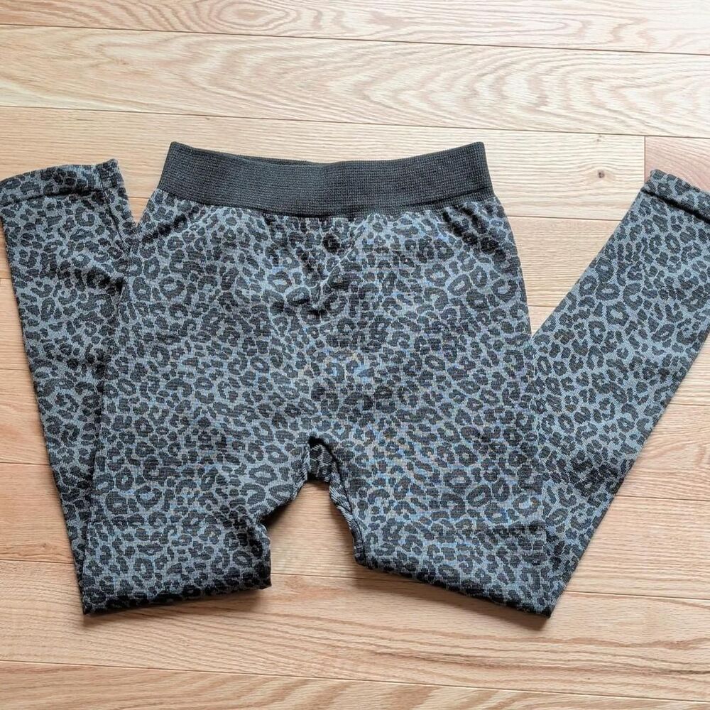 Gray leopard print leggings